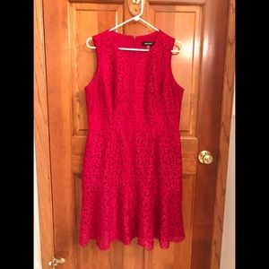 🌸✨MUST GO by 8/19 Nine West Burgundy Lace Dress